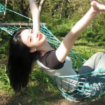 窗户边有人